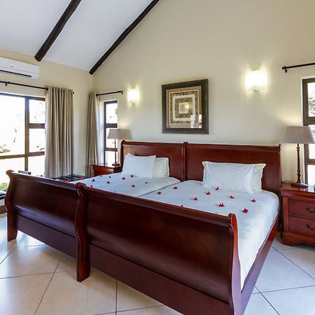 Zulu Nyala Game Lodge Хлухлуве Экстерьер фото