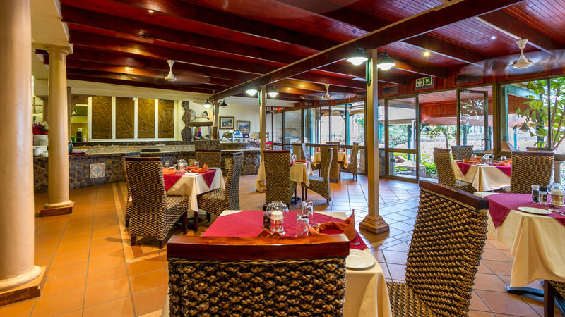 Zulu Nyala Game Lodge Хлухлуве Экстерьер фото